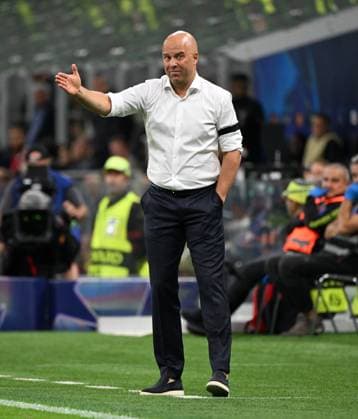 (240918) -- MILAN, Sept. 18, 2024 -- Liverpool s head coach Arne Slot gestures during the first round match of UEFA Champions League between AC Milan and Liverpool in Milan, Italy, Sept.17, 2024. (Photo by Xinhua) (SP)ITALY-MILAN-FOOTBALL-UEFA CHAMPIONS LEAGUE-AC MILAN VS LIVERPOOL AlbertoxLingria 