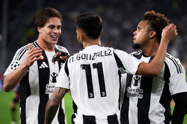 Juventus FC v PSV Eindhoven - UEFA Champions League Nicolas Gonzalez of Juventus FC celebrates with Kenan Yildiz and Weston McKennie of Juventus FC after scoring a goal during the UEFA Champions League football match between Juventus FC and PSV Eindhoven. Turin Italy Copyright: xNicolòxCampox