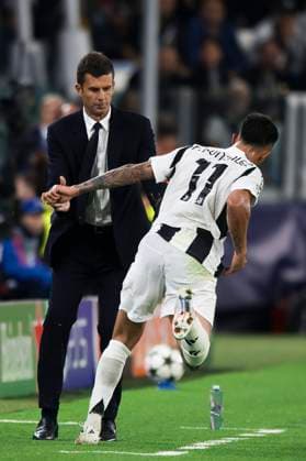 Juventus FC v PSV Eindhoven - UEFA Champions League Thiago Motta, head coach of Juventus FC, clashes with Nicolas Gonzalez of Juventus FC during the UEFA Champions League football match between Juventus FC and PSV Eindhoven. Turin Italy Copyright: xNicolòxCampox