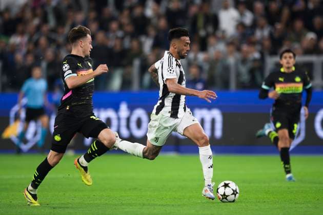 Juventus FC v PSV Eindhoven - UEFA Champions League Nicolas Gonzalez of Juventus FC is challenged by Matteo Dams of PSV Eindhoven during the UEFA Champions League football match between Juventus FC and PSV Eindhoven. Turin Italy Copyright: xNicolòxCampox