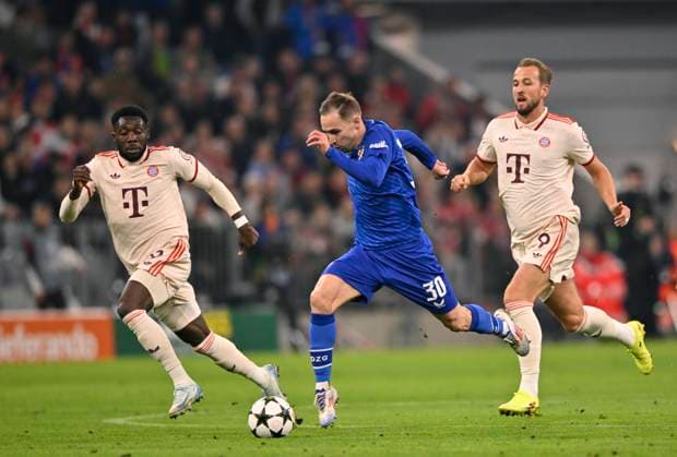 duel, action Alphonso Davies Bayern FC Muenchen FCB 19 vs Marko Rog GNK Dinamo Zagreb 30 Harry Kane FC Bayern Muenchen FCB 09 FC Bayern Muenchen FCB vs GNK Dinamo Zagreb Matchday 1 17 09 2024 DFL REGULATIONS PROHIBIT ANY USE OF PHOTOGRAPHS AS IMAGE SEQUENCES AND OR QUASI VIDEO FC Bayern Muenchen FCB vs GNK Dinamo Zagreb