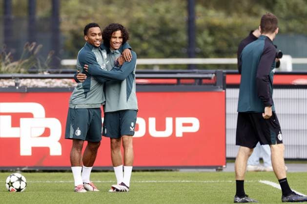 ROTTERDAM - (l-r) Quinten Timber of Feyenoord, Gjivai Zechiel of Feyenoord during the training session prior to the CL match against Bayer o4 Leverkusen at sports complex 1908 on Sept. 18, 2024 in Rotterdam, Netherlands. ANP PIETER STAM DE JONGE UEFA Champions League 2024-25 2024 25 xVIxANPxSportx xxANPxIVx 508763710 originalFilename: 508763710.jpg