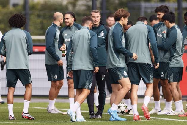 ROTTERDAM - Feyenoord coach Brian Priske during the training session ahead of the CL match against Bayer o4 Leverkusen at sports complex 1908 on Sept. 18, 2024 in Rotterdam, Netherlands. ANP PIETER STAM DE JONGE UEFA Champions League 2024-25 2024 25 xVIxANPxSportx xxANPxIVx 508763796 originalFilename: 508763796.jpg