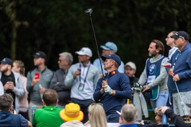 Justin Rose of England plays his tee shot on the 3rd hole during Pro-Am day of the BMW PGA, Golf Herren Championship at the Wentworth Golf Club, Virginia Water, England on 17 September 2024. Copyright: xGrantxWinterx 41780017