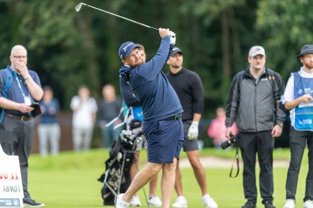 Shane Lowry of Ireland plays a shot on the 18th hole during Pro-Am day of the BMW PGA, Golf Herren Championship at the Wentworth Golf Club, Virginia Water, England on 17 September 2024. Copyright: xGrantxWinterx 41780044