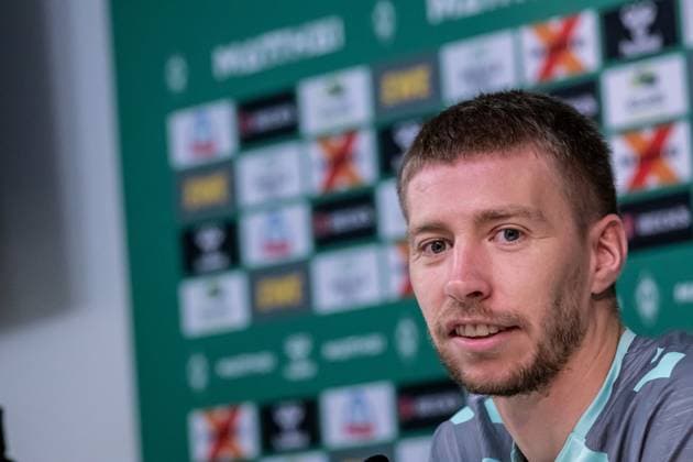 Sport Bilder des Tages GER, 1.FBL, Werder Bremen Mixedzone 18.09.2024, Pressekonferenzraum, Bremen, GER, 1.FBL, Werder Bremen Mixedzone Mixedzone Mitchell Weiser (Werder Bremen 08); ; am Podium im Medienraum sitzend während einer Mixed Zone. *** GER, 1 FBL, Werder Bremen Mixedzone 18 09 2024, Press conference room, Bremen, GER, 1 FBL, Werder Bremen Mixedzone Mixedzone Mixedzone Mitchell Weiser Werder Bremen 08 sitting at the podium in the media room during a mixed zone nordphotoxGmbHxx xKokenge nph00001