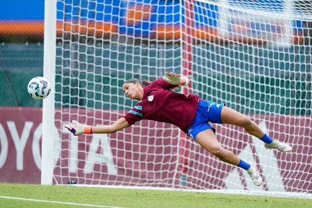 Rome, Italy, September 18th 2024: Goalkeeper Mickaela Bottega (30 Servette) during warm up prior to the UEFA Womens Champions League Round 2 football match between AS Roma and Servette FCCF at Stadio Tre Fontane in Rome, Italy. (Daniela Porcelli SPP) Copyright: xDanielaxPorcellix xSPPx spp-en-DaPoSp-20240918-_DP17690