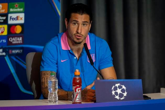 Champions League 2024 25 League Phase MD1: Atletico Madrid press conference, PK, Pressekonferenz Jose Maria Gimenez of Atletico de Madrid seen speaking during the Atletico Madrid Press Conference ahead of their Champions League 2024 25 League Phase MD1 football match against RB Leipzig at Estadio Civitas Metropolitano on September 18, 2024 in Madrid, Spain. Madrid Estadio Civitas Metropolitano Madrid Spain Copyright: xAlbertoxGardinx AGardin_20240918_Football_Champions_Atletico_Madrid_PC_028