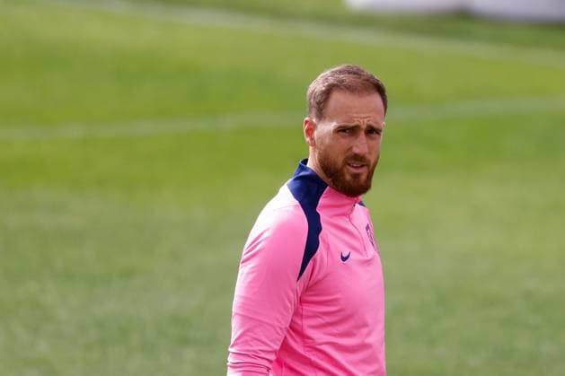 September 18, 2024, Majadahonda, Madrid, SPAIN: Jan Oblak of Atletico de Madrid looks on during the training day of Atletico de Madrid ahead of the UEFA Champions League, football match against RB Leipzig, at Ciudad Deportiva Wanda Atletico de Madrid on September 18, 2024, in Majadahonda, Madrid, Spain. Majadahonda SPAIN - ZUMAa181 20240918_zaa_a181_036 Copyright: xDennisxAgyemanx