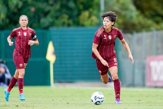 Rome, Italy, September 18th 2024: Saki Kumagai (8 Roma) goes forward during the UEFA Womens Champions League Round 2 football match between AS Roma and Servette FCCF at Stadio Tre Fontane in Rome, Italy. (Daniela Porcelli SPP) Copyright: xDanielaxPorcellix xSPPx spp-en-DaPoSp-20240918-_DP17904