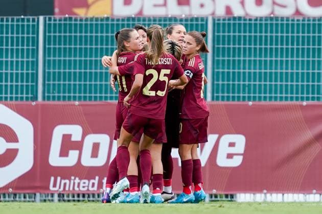 Rome, Italy, September 18th 2024: Moeka Minami (2 Roma) celebrates with teammates after scoring her team first goal during the UEFA Womens Champions League Round 2 football match between AS Roma and Servette FCCF at Stadio Tre Fontane in Rome, Italy. (Daniela Porcelli SPP) Copyright: xDanielaxPorcellix xSPPx spp-en-DaPoSp-20240918-_DP18040