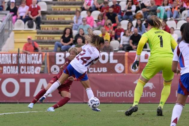AS Roma s Moeka Minami goal 1-0 during the UEFA Women& x2019;s Champions League 2024 2025 Round 2 between AS Roma vs Servette at the Tre Fontane stadium Rome on 18 September 2024. - Soccer.  Copyright: xFabrizioxCorradetti LaPressex