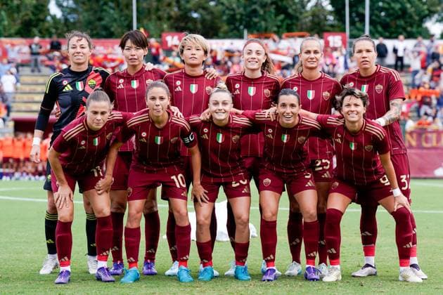 Rome, Italy, September 18th 2024: Teamphoto of AS Roma prior to the UEFA Womens Champions League Round 2 football match between AS Roma and Servette FCCF at Stadio Tre Fontane in Rome, Italy. (Daniela Porcelli SPP) Copyright: xDanielaxPorcellix xSPPx spp-en-DaPoSp-20240918-_DP29961