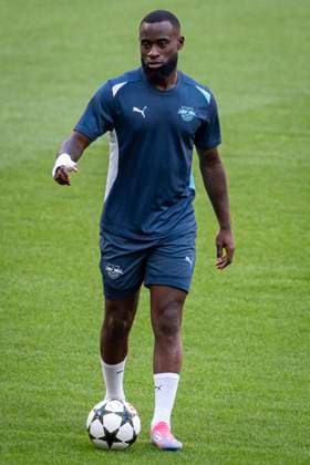Champions League 2024 25 League Phase MD1: RB Leipzig Pitch Walk and press conference, PK, Pressekonferenz Lutsharel Geertruida seen training during the UEFA Champions League 2024 25 League Phase MD1 RB Leipzig training and press conference at Estadio Civitas Metropolitano on September 18, 2024 in Madrid, Spain. Madrid Estadio Civitas Metropolitano Madrid Spain Copyright: xAlbertoxGardinx AGardin_20240918_Football_Champions_Leipzig_PC_011