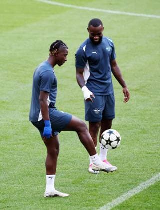 Atletico Madrid RB Leipzig CL MD 1 Madrid, 18 09 2024, Estadio Wanda Metropolitano, Football , UEFA Champions League, Matchday 1, Atletico Madrid vs RB Leipzig , Matchday 1, Final training RB Leipzig , In the picture v l Amadou Haidara 8, RB Leipzig and Lutsharel Geertruida 3, RB Leipzig , Only editorial use , UEFA regulations prohibit any use of photographs as image sequences and or quasi video , Picture Point