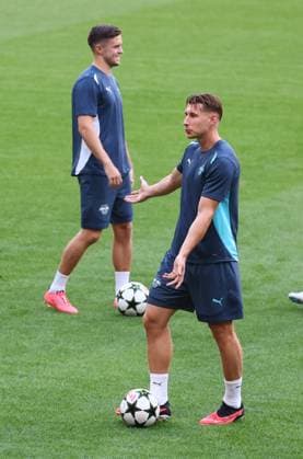 Atletico Madrid RB Leipzig CL MD 1 Madrid, 18 09 2024, Estadio Wanda Metropolitano, Football , UEFA Champions League, Matchday 1, Atletico Madrid vs RB Leipzig , Matchday 1, Final training RB Leipzig , In the picture vÉl Christoph Baumgartner 14, hi and Willi Orban 4, RB Leipzig , Only editorial use , UEFA regulations prohibit any use of photographs as image sequences and or quasi video , Picture Point