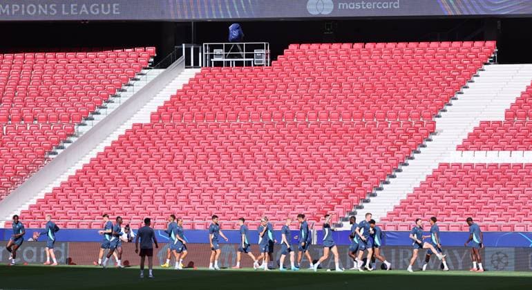 Atletico Madrid RB Leipzig CL MD 1 Madrid, 18 09 2024, Estadio Wanda Metropolitano, Football , UEFA Champions League, Matchday 1, Atletico Madrid vs RB Leipzig , Matchday 1, Final training RB Leipzig , In the picture Leipzigs team trains at Estadio Wanda Metropolitano , Only editorial use , UEFA regulations prohibit any use of photographs as image sequences and or quasi video , Picture Point