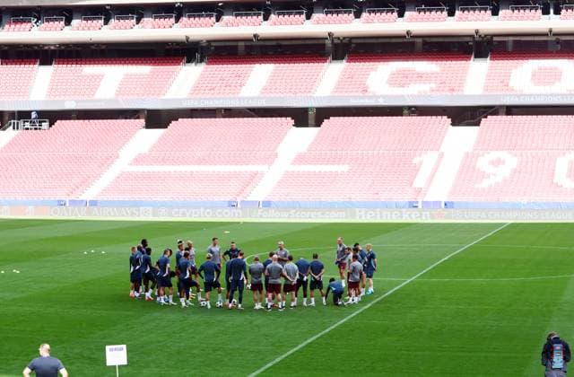 Atletico Madrid RB Leipzig CL MD 1 Madrid, 18 09 2024, Estadio Wanda Metropolitano, Fußball , UEFA Champions League, 1 Spieltag, Atletico Madrid vs RB Leipzig , Matchday 1, Abschlusstraining RB Leipzig , Im Bild Spielerkreis um Trainer Marco Rose, RB Leipzig , Only editorial use , UEFA regulations prohibit any use of photographs as image sequences and or quasi video , Picture Point