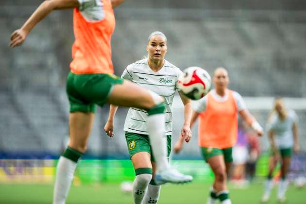 240918 Cathinka Tandberg of Hammarby ahead of the UEFA Women s Champions League qualifying football match between Hammarby and Benfica on September 18, 2024 in Stockholm Photo Simon Hastegard BILDBYRAN kod SH SH0522 fotboll football soccer fotball champions league hammarby benfica dam bbeng bbauto jubel  Copyright: SIMONxHASTEGARD BB240918SH003
