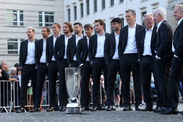 DEU, Tennis, Laver Cup, Mannschaften, 18.09.2024, Brandenburger Tor, Berlin, DEU, Tennis, Laver Cup, Mannschaften, im Bild Team World Team Europe Captain: John McEnroe Captain: Björn Borg Vice Captain: Patrick McEnroe Vice Captain: Thomas Enqvist Taylor Fritz Alexander Zverev Alex de Minaur Carlos Alcaraz Tommy Paul Daniil Medvedev Frances Tiafoe Casper Ruud Ben Shelton Stefanos Tsitsipas Alejandro Tabilo Rafael Nadal Foto: Juergen Engler nordphoto GmbH *** DEU, Tennis, Laver Cup, Teams, 18 09 2024, Brandenburger Tor, Berlin, DEU, Tennis, Laver Cup, Teams, in the picture Team World Team Europe Captain John McEnroe Captain Björn Borg Vice Captain Patrick McEnroe Vice Captain Thomas Enqvist Taylor Fritz Alexander Zverev Alex de Minaur Carlos Alcaraz Tommy Paul Daniil Medvedev Frances Tiafoe Casper Ruud Ben Shelton Stefanos Tsitsipas Alejandro Tabilo Rafael Nadal Foto Juergen Engler nordphoto GmbH nordphotoxGmbHx xEngler nph00076