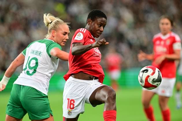 STOCKHOLM, SWEDEN 20240918 Hammarbys Cathinka Tandberg against Benficas Christy Ucheibe during Wednesdays Chamions League qualifier between Hammarby IF and Benfica at Tele2 Arena STOCKHOLM SWEDEN x10030x  Copyright: xJonasxEkströmer TTx CHAMPIONS LEAGUE HAMMARBY-BENFICA