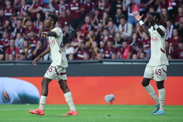 SOCCER - UEFA CL, Prag vs RBS PRAGUE,CZECH REPUBLIC,18.SEP.24 - SOCCER - UEFA Champions League, AC Sparta Prag vs Red Bull Salzburg. Image shows Dorgeles Nene and Moussa Yeo (RBS).  GEPAxpictures xDavidxGeieregger