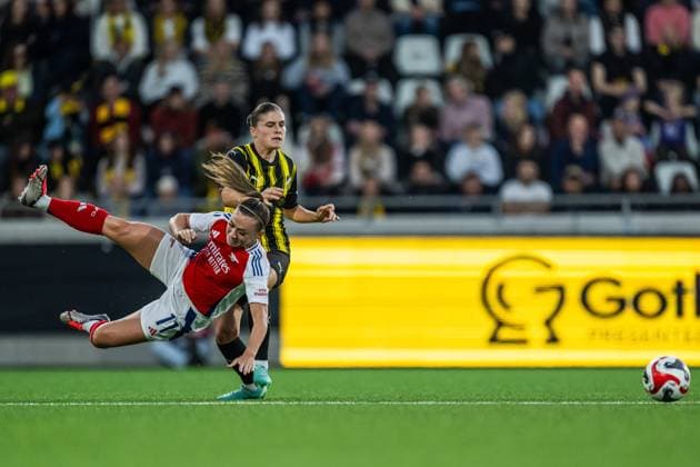 240918 Katie McCabe of Arsenal and Hanna Wijk of Häcken during the UEFA Women s Champions League qualifying match between Häcken and Arsenal on September 18, 2024 in Gothenburg Photo Mathias Bergeld BILDBYRAN kod MB MB0965 fotboll, football, soccer, fotball,champions league,häcken,arse  Copyright: MATHIASxBERGELD BB240918MB027