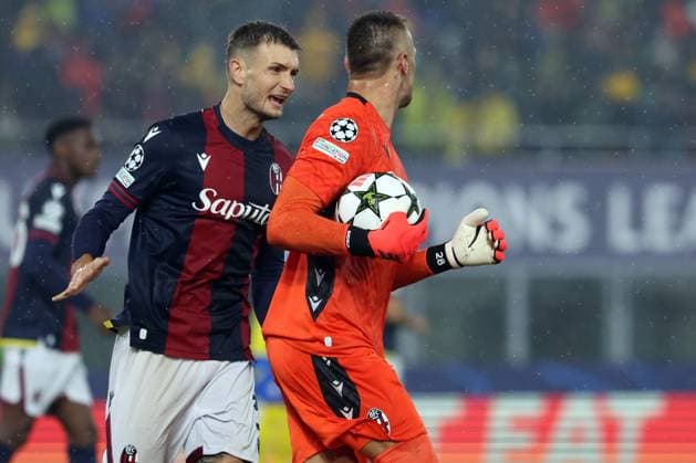 Bologna, Italy 18.09.2024 : Lukasz Skorupski of Bologna saves the goal during UEFA Champions League 2024-2025, day 1, football match Bologna FC 1909 - Shakhtar Donetsk at Renato Dall Ara stadium in Bologna on September 2024.  Copyright: xMarcoxIacobucci IPAxSportx xipa-x xx IPA_49798302 IPA_Agency_IPA49798302