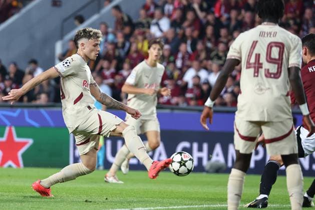 SOCCER - UEFA CL, Prag vs RBS PRAGUE,CZECH REPUBLIC,18.SEP.24 - SOCCER - UEFA Champions League, AC Sparta Prag vs Red Bull Salzburg. Image shows Bobby Clark (RBS).  GEPAxpictures xDavidxGeieregger