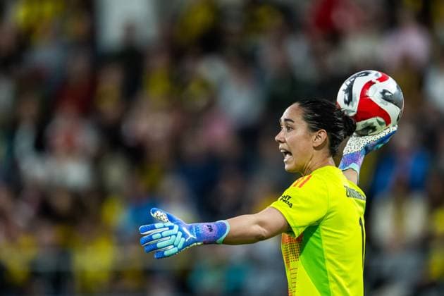 240918 Goalkeeper Manuela Zinsberger of Arsenal during the UEFA Women s Champions League qualifying match between Häcken and Arsenal on September 18, 2024 in Gothenburg Photo Mathias Bergeld BILDBYRAN kod MB MB0965 fotboll football soccer fotball champions league häcken arsenal dam bbeng kvalifikation qualification women kvinner bbauto  Copyright: MATHIASxBERGELD BB240918MB034