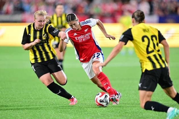 GOTHENBURG, SWEDEN 20240918 Häckens JÃ²hanna Fossdalsa Sörensen and Arsenals Kyra Cooney Cross battle for the ball during Wednesdays Champions League qualifier between BK Häcken and Arsenal WFC at Bravida Arena GOTHENBURG, SWEDEN x9200x  Copyright: xBjörnxLarssonxRosvall TTx CHAMPIONS LEAGUE HÄCKEN-ARSENAL