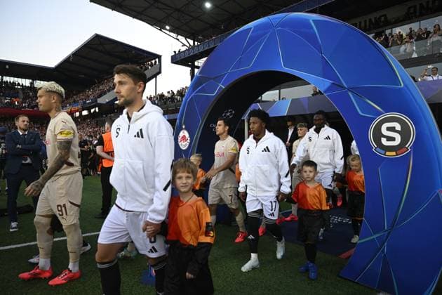 Soccer players of Sparta Prague and Red Bull Salzburg come to the soccer field prior to the Football Champions League 1st round match: Sparta Prague vs Red Bull Salzburg in Prague, Czech Republic, September 18, 2024. (CTKxPhoto MichalxKamaryt) CTKPhotoP2024091807879  CTKPhotoP2024091807879