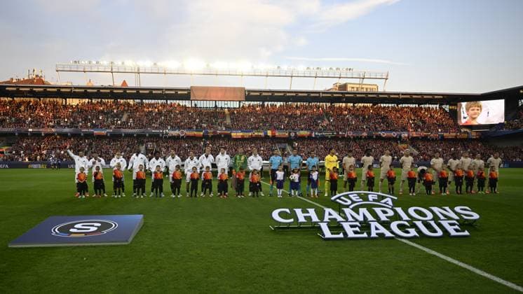 Soccer players of Sparta Prague and Red Bull Salzburg come to the soccer field and pose for team photos prior to the Football Champions League 1st round match: Sparta Prague vs Red Bull Salzburg in Prague, Czech Republic, September 18, 2024. (CTKxPhoto MichalxKamaryt) CTKPhotoP2024091807886  CTKPhotoP2024091807886