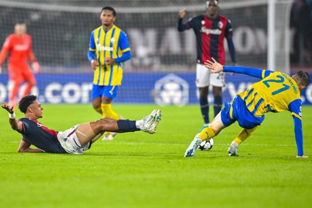 Bologna s Dan Ndoye and Shakhtar DonetskÃ¢ÂÄÂ™s Artem Bondarenko during Bologna FC vs FC Shakhtar Donetsk, UEFA Champions League football match in Bologna, Italy, September 18 2024  Copyright: xAlessioxMarini IPAxSportx xipa-ax xx IPA_49799055 IPA_Agency_IPA49799055
