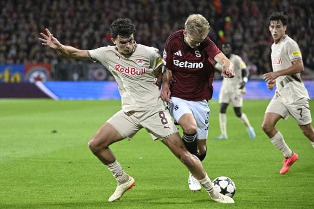 From left Stefan Bajcetic of Salcburg, Jaroslav Zeleny of Sparta in action during the Football Champions League 1st round match: Sparta Prague vs Red Bull Salzburg in Prague, Czech Republic, September 18, 2024. (CTKxPhoto MichalxKamaryt) CTKPhotoP2024091808097  CTKPhotoP2024091808097
