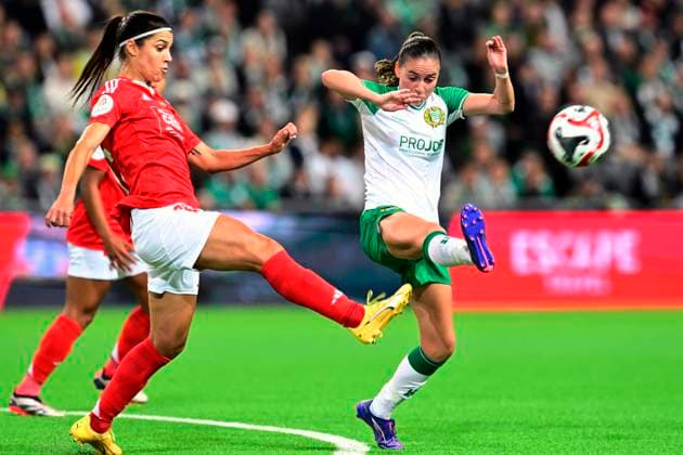 STOCKHOLM, SWEDEN 20240918 Benfica s Carole Costa against Hammarby s Smilla Vallotto during Wednesday s football match, qualifying for the Chamions League, between Hammarby IF and Benfica at Tele2 Arena Stockholm, Sweden September 18, 2024 STOCKHOLM SWEDEN x10030x  Copyright: xJonasxEkströmer TTx CHAMPIONS LEAGUE QUALIFIER HAMMARBY-BENFICA