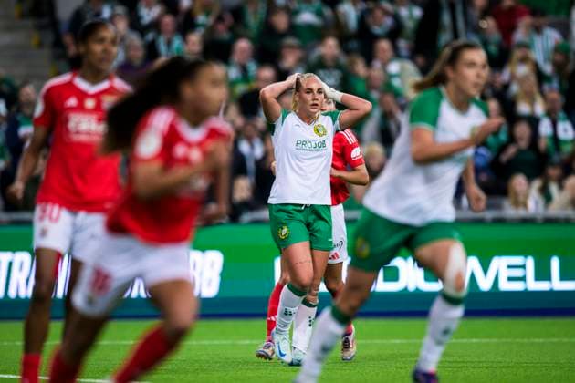 240918 Cathinka Tandberg of Hammarby looks dejected during the UEFA Womens Champions League qualifying football match between Hammarby and Benfica on September 18, 2024 in Stockholm Photo Simon Hastegard BILDBYRAN kod SH SH0522 fotboll football soccer fotball champions league hammarby benfica dam bbeng bbauto depp  Copyright: SIMONxHASTEGARD BB240918SH024