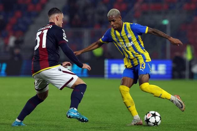 CALCIO - UEFA Champions League - Bologna FC vs FC Shakhtar Donetsk Bologna, Italy 18.09.2024 : Sam Beukema of Bologna, Pedro Henrique of Shakhtar Donetsk during UEFA Champions League 2024-2025, day 1, football match Bologna FC 1909 - Shakhtar Donetsk at Renato Dall Ara stadium in Bologna on September 2024. Bologna Italy  Copyright: xIPAxSport ABACAx