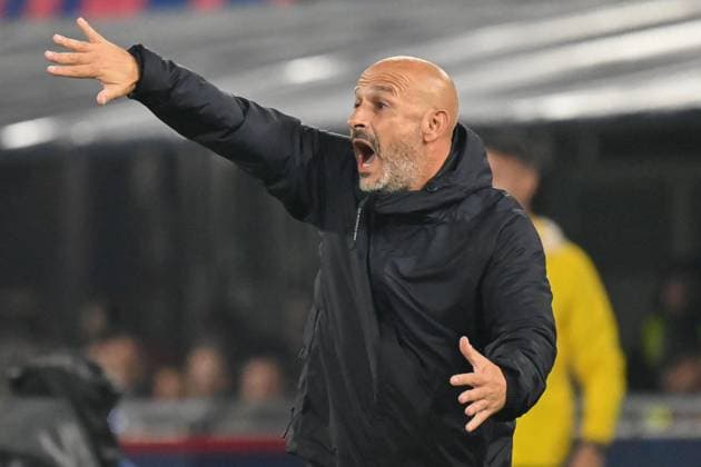 CALCIO - UEFA Champions League - Bologna FC vs FC Shakhtar Donetsk Vincenzo Italiano (Bologna Fc) during the match during Bologna FC vs FC Shakhtar Donetsk, UEFA Champions League football match in Bologna, Italy, September 18 2024 Bologna Italy  Copyright: xIPAxSport ABACAx