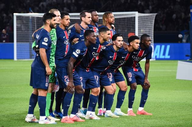 PSG team pose before the UEFA Champions League match between Paris Saint Germain and Girona FC at Parc Des Princes on September 18, 2024 in Paris, France. ( Photo by federico pestellini panoramic ) - FOOTBALL : PSG vs Girona - Ligue des Champions - 18 09 2024 FedericoPestellini Panoramic 