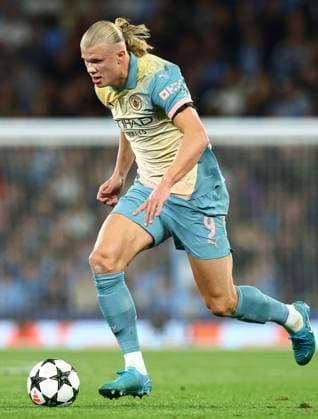 Erling Haaland of Manchester City in action Manchester City v Inter Milan, UEFA Champions League, Group Stage, Football, Etihad Stadium, Manchester, UK, 18 Sep 2024 EDITORIAL USE ONLY No use with unauthorised audio, video, data, fixture lists, club league logos or live services. Online in-match use limited to 120 images, no video emulation. No use in betting, games or single club league player publications. Copyright: xMattxWest Shutterstockx 14722162ai