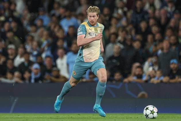 UEFA Champions League league stage Manchester City v Inter Milan Kevin De Bruyne of Manchester City breaks with the ball during the UEFA Champions League league stage match Manchester City vs Inter Milan at Etihad Stadium, Manchester, United Kingdom, 18th September 2024 (Photo by Mark Cosgrove News Images) Manchester Etihad Stadium Manchester United, ManU Kingdom Copyright: xMarkxCosgrove NewsxImagesx