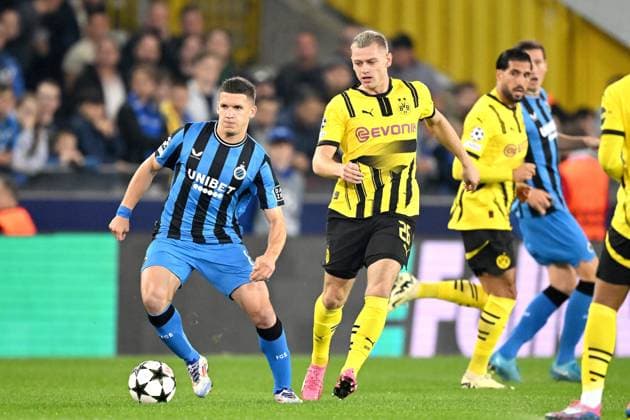 BRUGGE - (l-r) Christos Tzolis of Club Brugge KV, Julian Ryerson of Borussia Dortmund during the UEFA Champions League match between Club Brugge and Borussia Dortmund at the Jan Breydel Stadium on Sept. 18, 2024 in Bruges, Belgi . ANP Hollandse Hoogte UEFA Europa Champions League 2024 25 xVIxANPxSportx xGerritxvanxKeulenxIVx 508790675 originalFilename: 508790675.jpg