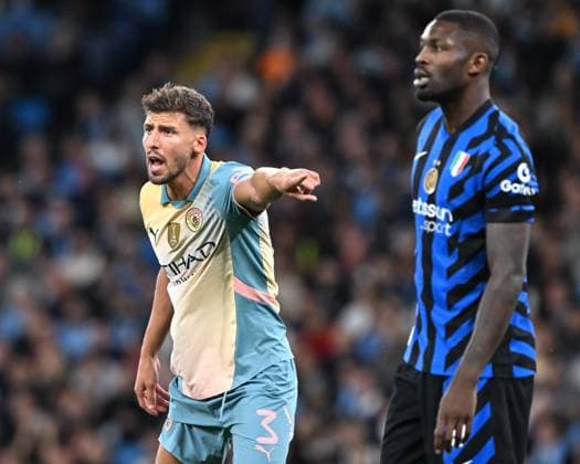 UEFA Champions League league stage Manchester City v Inter Milan Ruben Dias of Manchester City instructs during the UEFA Champions League league stage match Manchester City vs Inter Milan at Etihad Stadium, Manchester, United Kingdom, 18th September 2024 (Photo by Cody Froggatt News Images) Manchester Etihad Stadium Manchester United, ManU Kingdom Copyright: xCodyxFroggatt NewsxImagesx
