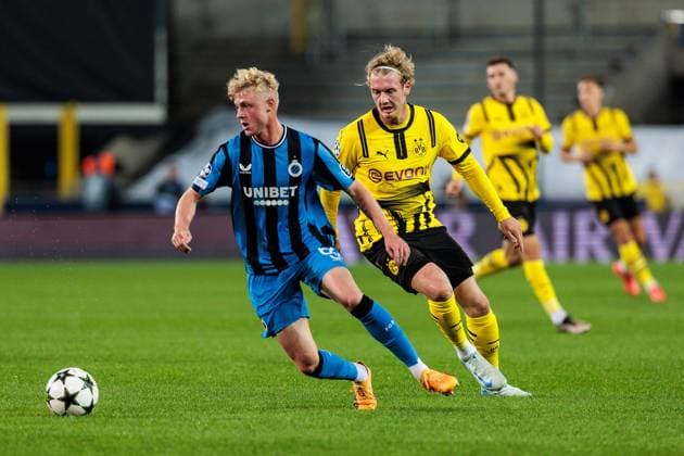 UEFA Champions League Club Brugge Borussia Dortmund 18 09 2024 duel Joaquin Seys Club Brugge, 65 , Julian Brandt Borussia Dortmund, 10 UEFA Champions League Club Brugge Borussia Dortmund, Brugge, Jan Breydelstadion on 18 09 2024 Copyright: xBEAUTIFULxSPORTS Wunderlx