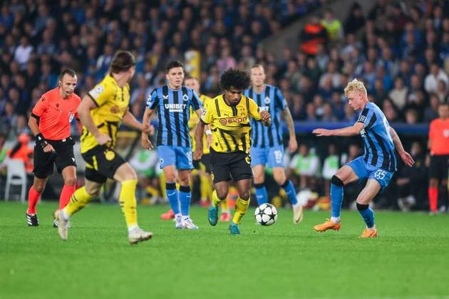 18 09 2024, Football, Season 2024 2025, UEFA Champions League, Matchday 1, FC Bruges Borussia Dortmund, Karim Adeyemi Borussia Dortmund in duel, Bruges Jan Breydel Stadium Belgium xRHR PHOTO ENx Copyright: DennisxEwert RHR-FOTOx RHR-FOTO DE