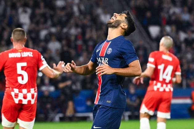 Asensio Marco ( 11 - PSG ) looks dejected during the UEFA Champions League match between Paris Saint Germain and Girona FC at Parc Des Princes on September 18, 2024 in Paris, France. ( Photo by federico pestellini panoramic ) - FOOTBALL : PSG vs Girona - Ligue des Champions - 18 09 2024 FedericoPestellini Panoramic 