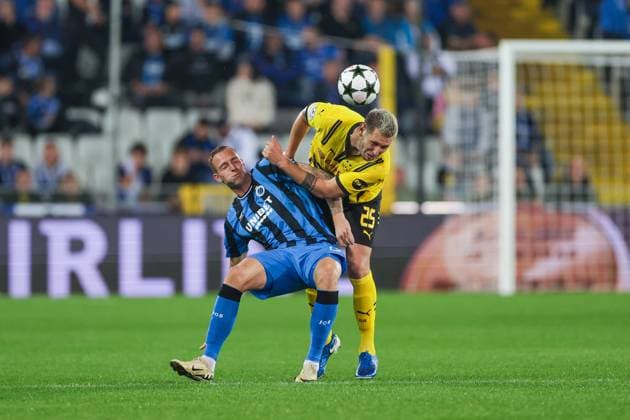 18 09 2024, Football, Season 2024 2025, UEFA Champions League, Matchday 1, FC Brugge Borussia Dortmund, f l Christos Tzolis Club Brugge , Niklas Süle Borussia Dortmund in duel, Brugge Jan Breydel Stadium Belgium xRHR PHOTO DEx Copyright: DennisxEwert RHR-FOTOx RHR-FOTO DE