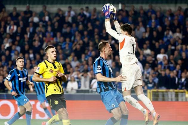 Club Brugge v Borussia Dortmund - UEFA Champions League BRUGGE, BELGIUM - SEPTEMBER 18 : Kobel Gregor goalkeeper of Borussia Dortmund during the UEFA Champions League - League phase matchday 1 match between Club Brugge and Borussia Dortmund at the Jan Breydel stadium on September 18, 2024 in Bruges , Belgium , 18 09 2024 Brugge Belgium  Copyright: xJanxDexMeuleneirx