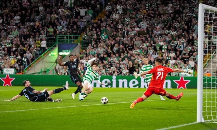 Kyogo Furuhashi of Celtic shoots wide of Slovan Bratislava goalkeeper Dominik Tabac s goal. Celtic v Slovan Bratislava, UEFA Champions League, Group Stage, Football, Celtic Park, Glasgow, Scotland, UK, 18 Sep 2024 EDITORIAL USE ONLY No use with unauthorised audio, video, data, fixture lists, club league logos or live services. Online in-match use limited to 120 images, no video emulation. No use in betting, games or single club league player publications.  Copyright: xStuartxWallace Shutterstockx 14722221r
